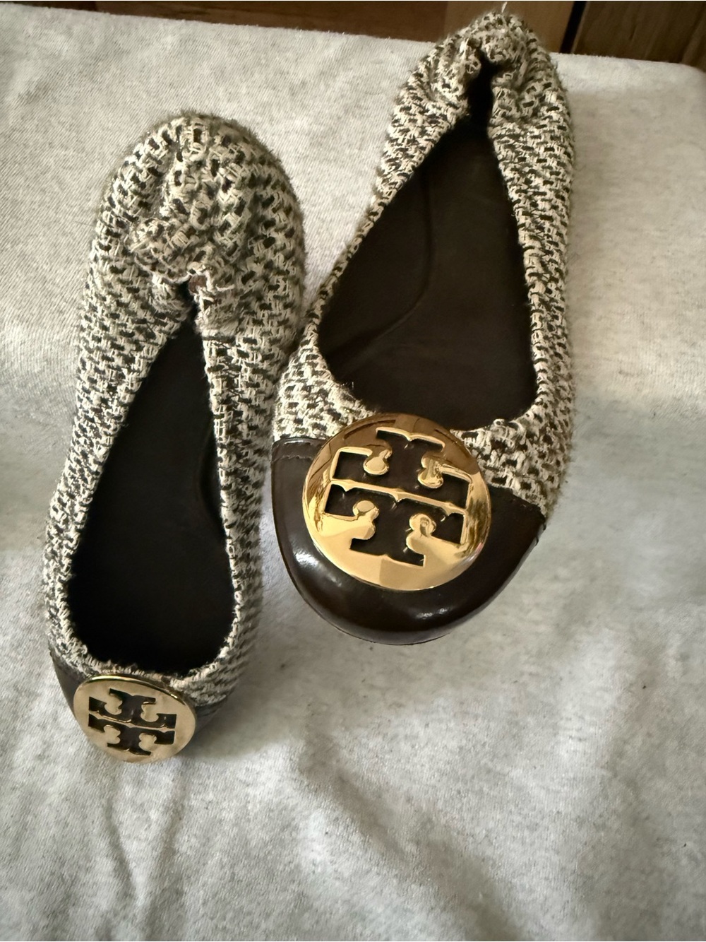 Tory Burch Tweed Ballet Flats with Gold Logo - Black & Cream